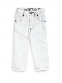 THE LOOKSolid white color with contrast stitchingNarrow elastic waistband with belt loops & logo snap closureZip flyDual front pocketsTorn spotsBack logo detail at waistbandBack patch pocketsTHE MATERIALCottonCARE & ORIGINMachine washImported THE LOOKSolid white color with contrast stitchingNarrow elastic waistband with belt loops & logo snap closureZip flyDual front pocketsTorn spotsBack logo detail at waistbandBack patch pocketsTHE MATERIALCottonCARE & ORIGINMachine washImported