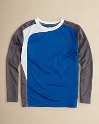 With contoured colorblock stylings, this lightweight performance tee looks great while it's wicking away moisture and keeping you cool. With contoured colorblock stylings, this lightweight performance tee looks great while it's wicking away moisture and keeping you cool.