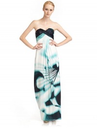 THE LOOKSweetheart necklineBack zip with hook and eye closureStraplessCrisscross draped panels on bodiceEmpire waist with pleated detailsAbstract printTHE FITAbout 53 from bustline to hemTHE MATERIALSilkFully linedCARE & ORIGINDry cleanMade in USA THE LOOKSweetheart necklineBack zip with hook and eye closureStraplessCrisscross draped panels on bodiceEmpire waist with pleated detailsAbstract printTHE FITAbout 53 from bustline to hemTHE MATERIALSilkFully linedCARE & ORIGINDry cleanMade in USA