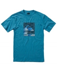 Catch a cool wave in your wardrobe with this casual t-shirt from Quiksilver. Catch a cool wave in your wardrobe with this casual t-shirt from Quiksilver.