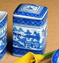 Mottahedeh Blue Canton Square Box & Cover 4 in