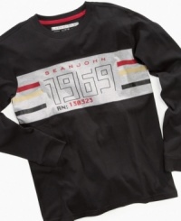 Step his look up with this long-sleeve tee from Sean John and have him looking comfortable in cool weather. Step his look up with this long-sleeve tee from Sean John and have him looking comfortable in cool weather.