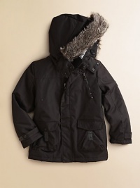 The perfect cold weather companion, this classic ski jacket has plenty of pockets for storage The perfect cold weather companion, this classic ski jacket has plenty of pockets for storage