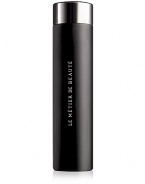 Daily Renew Cleanser, featuring the VITAC COMPLEXE, is a gentle yet effective Vitamin-C infused gel cleanser designed to gently cleanse and exfoliate the skin for renewed radiance. With rounded scrub grains, Daily Renew Cleanser purifies skin for a brighter, fresh-faced complexion. The Daily Renew Cleanser removes makeup, deep-set impurities and gently cleanses skin. Rounded scrub grains exfoliate the skin as gently as a washcloth for renewed radiance. 4 oz.