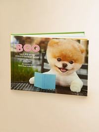 Everyone loves Boo! His signature fluffy head and teddy bear-like persona are irresistibly adorable. With nearly a million Facebook fans, and adding more each day, Boo is poised to become an international superstar. This charming book features exclusive new photographs of Boo doing all his favorite things: lounging around, playing with friends, exploring the whole wide world, and making those famous puppy-dog eyes. Everyone loves Boo! His signature fluffy head and teddy bear-like persona are irresistibly adorable. With nearly a million Facebook fans, and adding more each day, Boo is poised to become an international superstar. This charming book features exclusive new photographs of Boo doing all his favorite things: lounging around, playing with friends, exploring the whole wide world, and making those famous puppy-dog eyes.