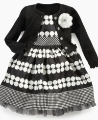 This two-tone styling on this Sweet Heart Rose dress gives her style a vintage look she'll love to be seen in. This two-tone styling on this Sweet Heart Rose dress gives her style a vintage look she'll love to be seen in.