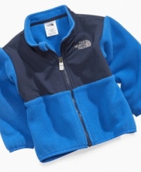 Added protection. He'll stay dry even on the wet days with this Polartec® 300 water-repellent fleece from The North Face. Added protection. He'll stay dry even on the wet days with this Polartec® 300 water-repellent fleece from The North Face.