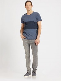 An everyday essential shaped in over-dyed cotton.CrewneckCottonMachine washImported An everyday essential shaped in over-dyed cotton.CrewneckCottonMachine washImported