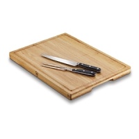 An eco-friendly rubberwood board highlights this essential set. An eco-friendly rubberwood board highlights this essential set.