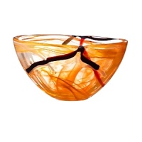In Anna Ehrner's Contrast collection, hand-applied, thin glass threads harmonize with swirling veils of color to give each piece its own unique artistic expression. In Anna Ehrner's Contrast collection, hand-applied, thin glass threads harmonize with swirling veils of color to give each piece its own unique artistic expression.