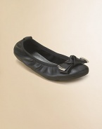 Simple and graceful flats in supple leather with a comfy elastic edge are worthy of any ballerina.Leather upperPull-on elastic edgingKnot bow front detailTab at ankleLeather liningComposite rubber soleImported