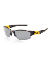 A salute to the ultimate survivor. LIVESTRONG® is etched into the interchangeable lenses. The Black Iridium® and Hydrophobic™ lens coatings take performance technology to the next level. Oakley shows its world-class innovation for those who play to win. Channel your inner Lance Armstrong with these black frames accented with the popular LIVESTRONG® yellow.