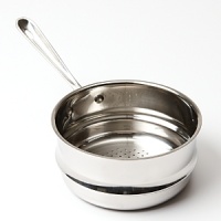 Used for steaming and reheating, the Universal Steamer is an easy way to make healthy, low-fat dishes. Ideal for vegetables and seafood, it fits 8 pans (except for sauté pans). Used for steaming and reheating, the Universal Steamer is an easy way to make healthy, low-fat dishes. Ideal for vegetables and seafood, it fits 8 pans (except for sauté pans).