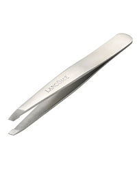 Not your average arch enemy. This precision-crafted tool makes shaping and contouring your brows a breeze. Specifically designed to make removing hairs faster and easier, this tool delivers professional-looking results each and every time. Not your average arch enemy. This precision-crafted tool makes shaping and contouring your brows a breeze. Specifically designed to make removing hairs faster and easier, this tool delivers professional-looking results each and every time.