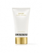 First at Bloomingdale's. Be among the first to have Daisy Marc Jacobs. Daisy Marc Jacobs Bubbly Shower Gel creates a soothing, rich lather that rinses easily from the skin. Refreshes and conditions while leaving skin cleansed and fragrant.