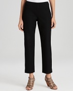 Eileen Fisher's cotton twill pants bring simplicity to every day. Pair with pumps at the office and chic flats for retro-inspired weekend style.
