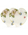 For nature lovers. This pair of Botanic Hummingbird heart trays are sculpted with colorful blooms in porcelain designed to accent more than just your dinner table. From Portmeirion's collection of serveware and serving dishes.
