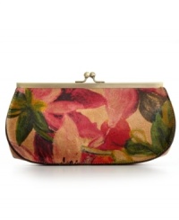 A nature-inspired color palette graces this frame wallet for a vintage-chic appeal. Antique brass hardware and a tropical print bring a relaxed feel to this classic shape. A nature-inspired color palette graces this frame wallet for a vintage-chic appeal. Antique brass hardware and a tropical print bring a relaxed feel to this classic shape.