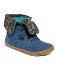 Keep 'em up or cuff 'em down. Either way Blowfish's Razmitten booties are the perfect choice.
