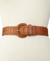 Natural with woven links, the subtle texture of this woven leather belt from Fossil is endlessly charming.