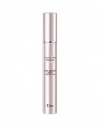 Capture Totale Multi-Perfection Eye Treatment targets the skins own youth preserving cells to intensely correct all signs of aging. The silky crème instantly smoothes, firms and brightens the eye contour while visibly diminishing the appearance of fine lines, wrinkles and dark circles. The perfect FIRST anti-aging eye treatment.