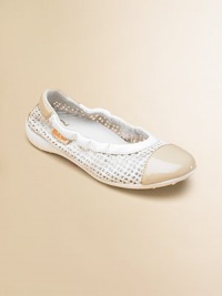 A patent leather cap toe and colorblocking detail adds some style to this cool pair of woven ballerina flats.Slip-onLeather upperLeather liningRubber solePadded insoleImported A patent leather cap toe and colorblocking detail adds some style to this cool pair of woven ballerina flats.Slip-onLeather upperLeather liningRubber solePadded insoleImported