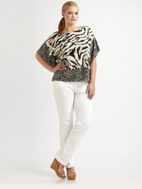 Fashion-forward style is created by a duo of bold prints combined with a classically flattering silhouette.BoatneckKimono sleevesContrast trimPull-on styleRelaxed fitAbout 29 from shoulder to hemPolyesterMachine washImported Fashion-forward style is created by a duo of bold prints combined with a classically flattering silhouette.BoatneckKimono sleevesContrast trimPull-on styleRelaxed fitAbout 29 from shoulder to hemPolyesterMachine washImported