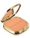 EXCLUSIVELY AT SAKS. Glow Bronzing Powder is a remarkable delicate formulation, ideal for creating the warm and sensual Hollywood glow. Looks exuding warmth and sensuality are an omni-present force in the world of Dolce & Gabbana, and here impart a feeling of indulgent decadence to the skin. 