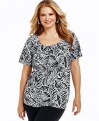 Elementz Plus Size Top, Short Sleeve Printed Black White Shimmer and Chain Elementz Plus Size Top, Short Sleeve Printed Black White Shimmer and Chain