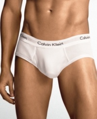 A sleek style for the minimalist from Calvin Klein. A sleek style for the minimalist from Calvin Klein.