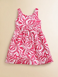Two-tone flowers pattern this smooth cotton design, with a ladylike fit-and-flare silhouette. Crewneck Sleeveless Center bow at Empire waist Back zipper Cotton Machine wash Imported Two-tone flowers pattern this smooth cotton design, with a ladylike fit-and-flare silhouette. Crewneck Sleeveless Center bow at Empire waist Back zipper Cotton Machine wash Imported