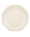 With fanciful beading and a feminine edge, the accent plates from the Lenox French Perle white dinnerware collection have an irresistibly old-fashioned sensibility. Hard-wearing stoneware is dishwasher safe and, in a soft white hue with antiqued trim, a graceful addition to every meal.