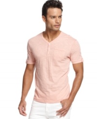 Weave your way into great style with this slub cotton henley t-shirt from Sons of Intrigue. Weave your way into great style with this slub cotton henley t-shirt from Sons of Intrigue.