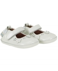 Step into sweet style. These darling Robeez shoes, designed for comfort and muscle development, will be the perfect precious final touch to any outfit. Step into sweet style. These darling Robeez shoes, designed for comfort and muscle development, will be the perfect precious final touch to any outfit.