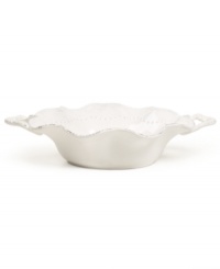 A delicate scalloped edge with distressed detail and beaded accents give the Blanc serving bowl the classic, romantic feel of Versailles Maison's charming dinnerware collection. With beautifully sculpted handles.