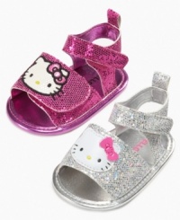 She'll have no problem shining in the spotlight with these sparkly sandals from Hello Kitty. She'll have no problem shining in the spotlight with these sparkly sandals from Hello Kitty.