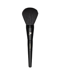 Made with only the finest materials, this precision-crafted tools allow for virtually flawless makeup application every time, anywhere. Sweeps on powder for a smooth, natural finish.