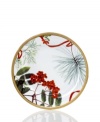 A new holiday classic, the Holly Berry salad plates feature filigree-patterned gold and beautiful Christmas botanicals in elegant white porcelain. Complements Grand Buffet Classic Gold and Red Rim dinnerware.