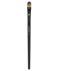 This easy-to-clean, synthetic brush is the ideal partner to all concealers. The tapered edge lays down just the right amount of coverage to camouflage imperfections, including dark circles, without settling into lines. Can also be used to apply cream eye shadows. The softer, more graduated tip allows for more even, controlled blending. This easy-to-clean, synthetic brush is the ideal partner to all concealers. The tapered edge lays down just the right amount of coverage to camouflage imperfections, including dark circles, without settling into lines. Can also be used to apply cream eye shadows. The softer, more graduated tip allows for more even, controlled blending.