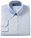 Combining a classic fit and timeless sophistication, this comfortable Lauren Ralph Lauren dress shirt is ready-made to jump right into your workweek rotation.