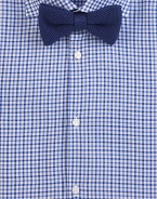 A waffle-textured silk weave in a simple, solid color bow tie.SilkDry cleanMade in Italy