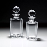 Helen is a classic.....clean lines, beautifully polished flat cut sides with a stunning stopper. This decanter is suitable for your best malt and will sit very well on table, sideboard or bar! Helen is a classic.....clean lines, beautifully polished flat cut sides with a stunning stopper. This decanter is suitable for your best malt and will sit very well on table, sideboard or bar!