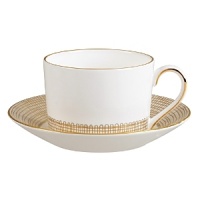 Vera Wang, in collaboration with Wedgwood, has designed a tableware collection full of understated elegance and classic beauty that embraces the ultra chic, sophisticated style that Vera is known for. Gilded Weave takes its inspiration from the Greek and Neo-classical accents used in Vera Wangs Spring 2008 Bridal Collection. The gold and platinum mixed motifs invoke themes of nature and spring with graceful and subtle flourishes. This collection is designed to stand-alone or to mix and match. Vera Wang, in collaboration with Wedgwood, has designed a tableware collection full of understated elegance and classic beauty that embraces the ultra chic, sophisticated style that Vera is known for. Gilded Weave takes its inspiration from the Greek and Neo-classical accents used in Vera Wangs Spring 2008 Bridal Collection. The gold and platinum mixed motifs invoke themes of nature and spring with graceful and subtle flourishes. This collection is designed to stand-alone or to mix and match.