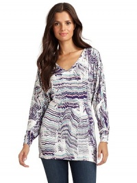 THE LOOKAbstract brushstroke patternV-neckDolman long sleevesPullover styleTHE FITAbout 30 from shoulder to hemTHE MATERIALModal/spandexCARE & ORIGINDry cleanMade in USAModel shown is 5'9½ (176cm) wearing US size Small. THE LOOKAbstract brushstroke patternV-neckDolman long sleevesPullover styleTHE FITAbout 30 from shoulder to hemTHE MATERIALModal/spandexCARE & ORIGINDry cleanMade in USAModel shown is 5'9½ (176cm) wearing US size Small.
