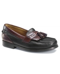 This pair of men's dress shoes stands out with two different tones and all kinds of texture, makng these timeless tassel loafers from Dockers a cool complement to your work week (and weekend) wardrobe. This pair of men's dress shoes stands out with two different tones and all kinds of texture, makng these timeless tassel loafers from Dockers a cool complement to your work week (and weekend) wardrobe.