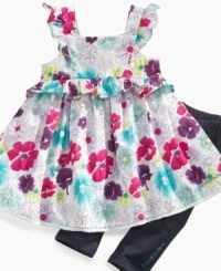 Sketch artist. Channel her creative side with this colorfully designed dress from Calvin Klein Jeans. Sketch artist. Channel her creative side with this colorfully designed dress from Calvin Klein Jeans.