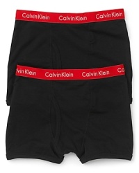 Comfy cotton boxer briefs, rendered with a touch of extra stretch by Calvin Klein Underwear. Comfy cotton boxer briefs, rendered with a touch of extra stretch by Calvin Klein Underwear.