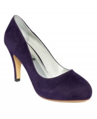 Featuring the silhouette of the moment - an almond-toe shape - Barefoot Tess' Bordeaux pumps will be a trendy fashion addition to your fall shoe collection. Featuring the silhouette of the moment - an almond-toe shape - Barefoot Tess' Bordeaux pumps will be a trendy fashion addition to your fall shoe collection.