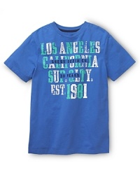 Laid-back California style arrives with a vibrant screen logo tee from GUESS Kids. Laid-back California style arrives with a vibrant screen logo tee from GUESS Kids.