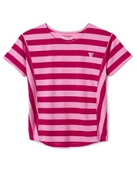 With a trendy oversized silhouette, sassy stripes and the Guess logo rendered in shiny rhinestones, this is one hot top. With a trendy oversized silhouette, sassy stripes and the Guess logo rendered in shiny rhinestones, this is one hot top.